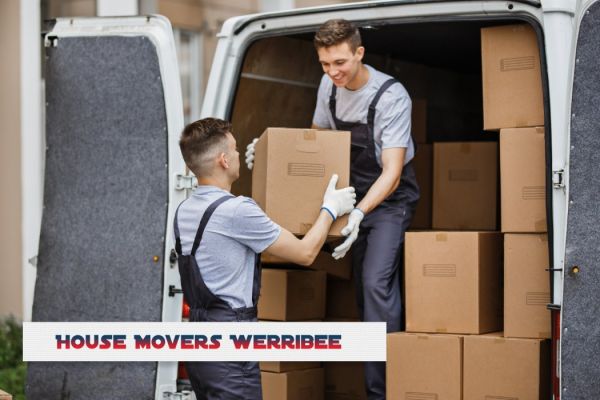 Removalists Werribee - Urban Movers