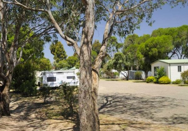 Stratford Top Tourist Park